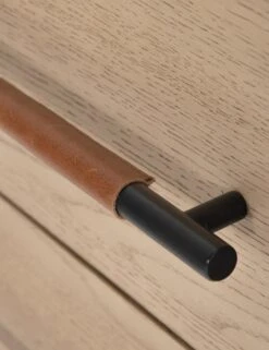 Avalon 3-Drawer Dresser -Chic Furniture Sale 108448 002 det 5 7e51c060 4f86 4de5 850d 69d6aa0f4c11