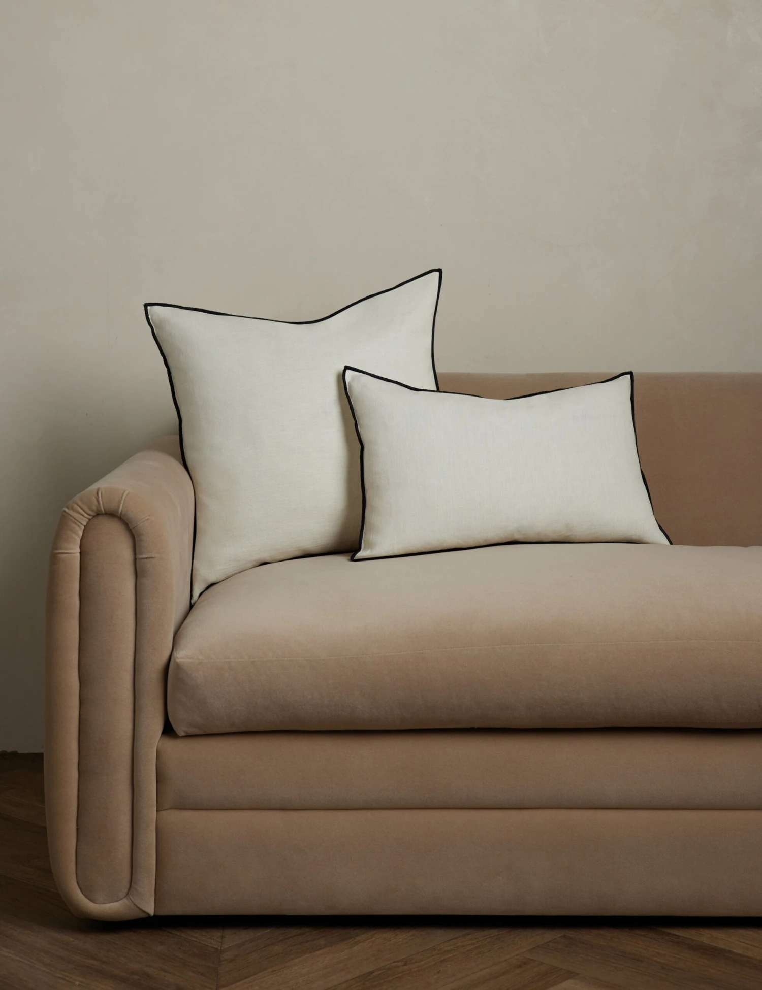 Carys Contrast Linen Pillow 12 Carys Contrast Linen Pillow - Image 12