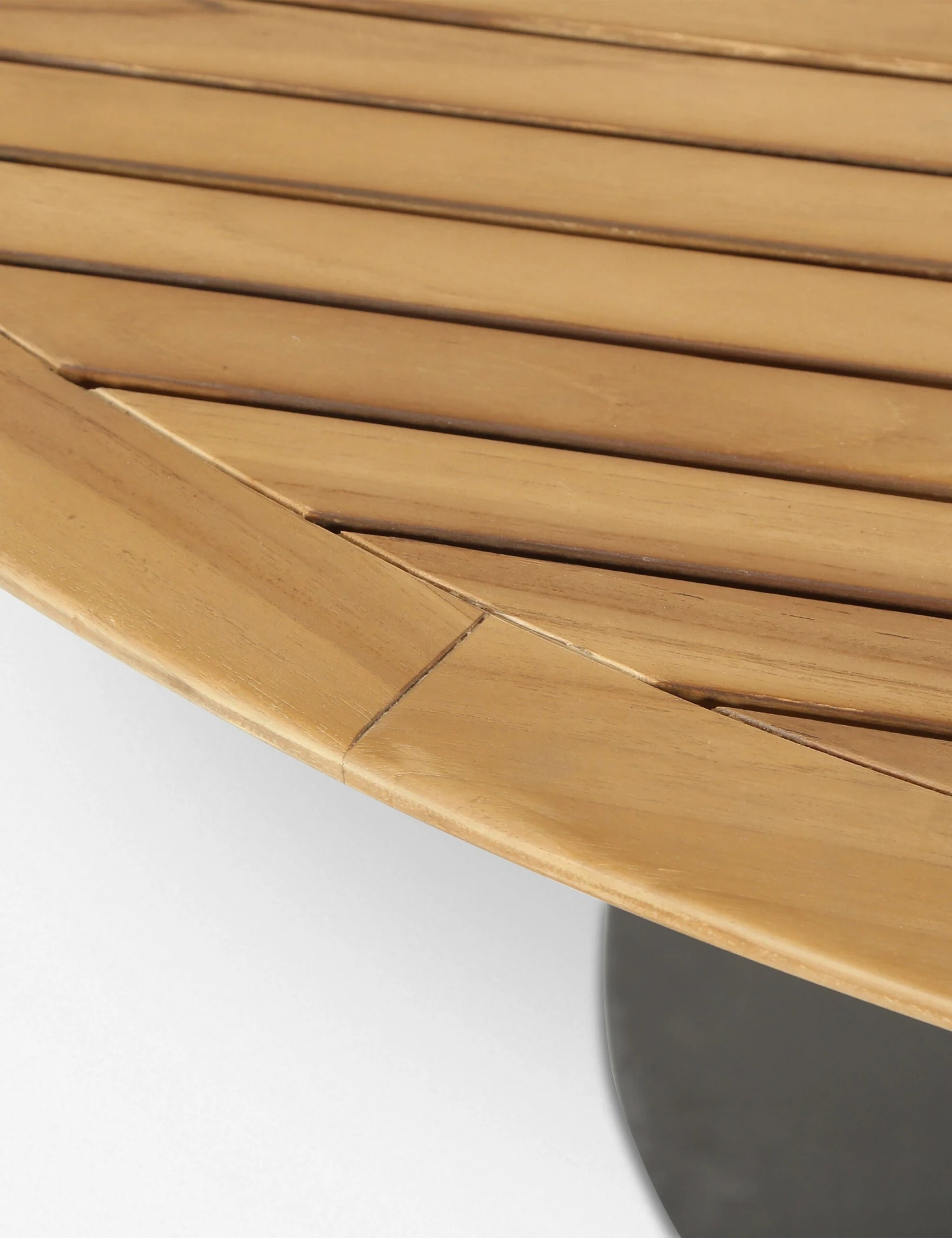 Georgette Indoor / Outdoor Round Dining Table 3 Georgette Indoor / Outdoor Round Dining Table - Image 3