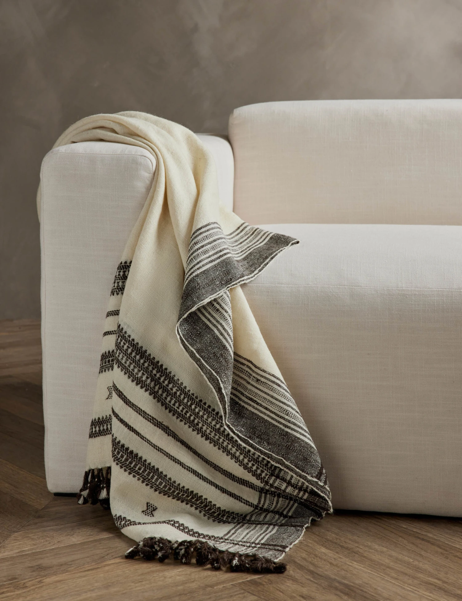 Manorma Throw 2 Manorma Throw - Image 2