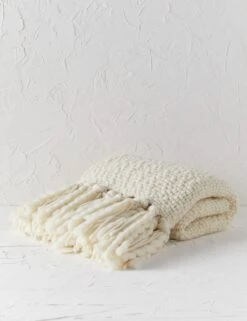 Olema Handwoven Throw -Chic Furniture Sale OlemaHandwovenThrow Ivory A06517012 695 Product