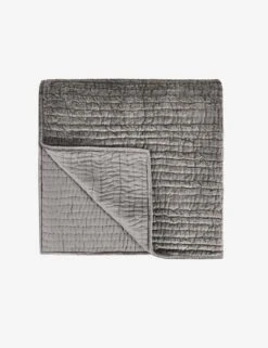 Giulia Quilt -Chic Furniture Sale V160031 1 04790ba7 ad21 4cc9 94c2 5731cc7087cd