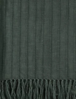 Leire Throw -Chic Furniture Sale V240133 swatch