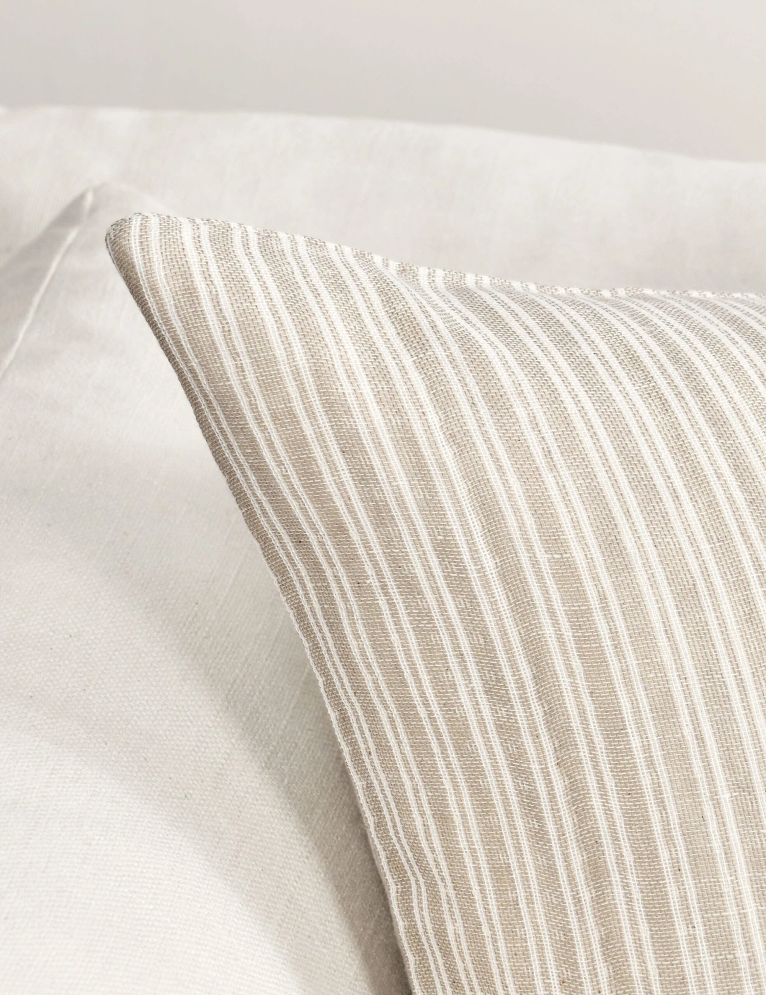 Nevya Pillow 17 Nevya Pillow - Image 17