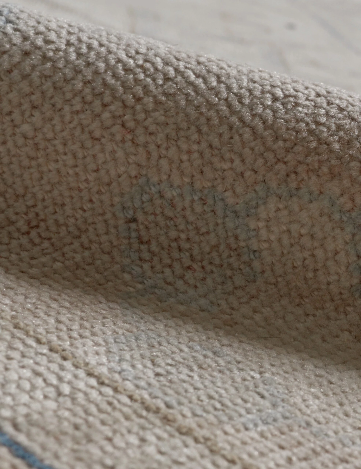 Vintage Turkish Hand-Knotted Wool Rug No. 144, 3'9" X 6'6" 3 Vintage Turkish Hand-Knotted Wool Rug No. 144, 3'9" X 6'6" - Image 3