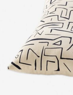 Emi Pillow -Chic Furniture Sale bgo004 detail corner