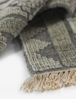 Giana Rug -Chic Furniture Sale bristbrs 1gry 10