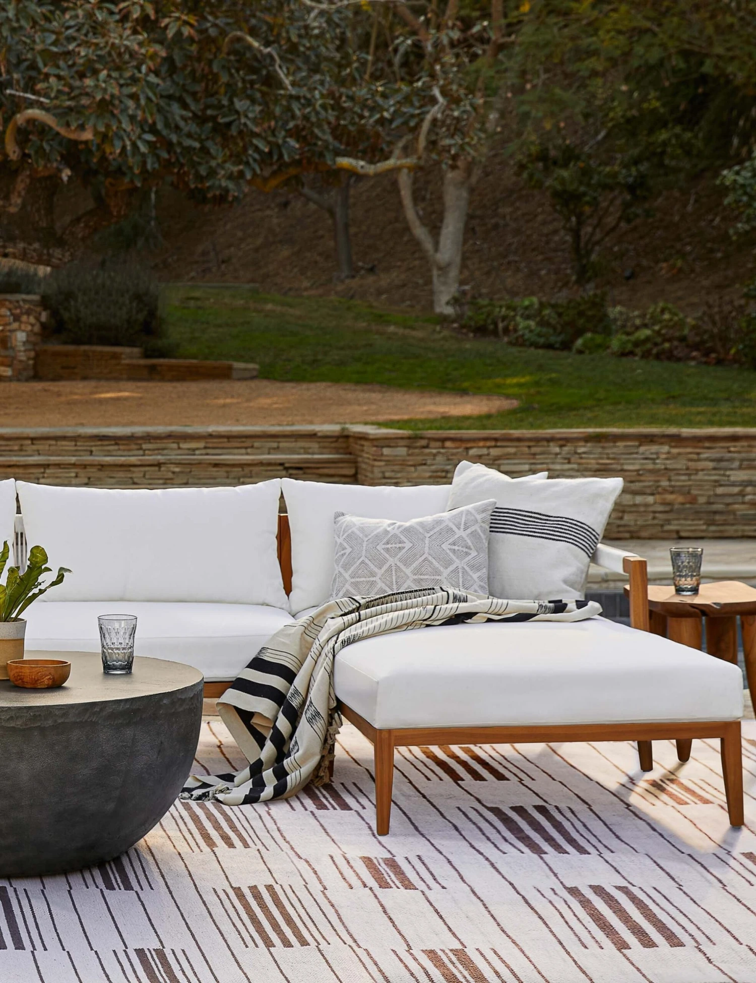 Danila Throw 2 Danila Throw - Image 2