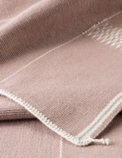 Kairi Throw -Chic Furniture Sale ngd03 thr100344 thr dt